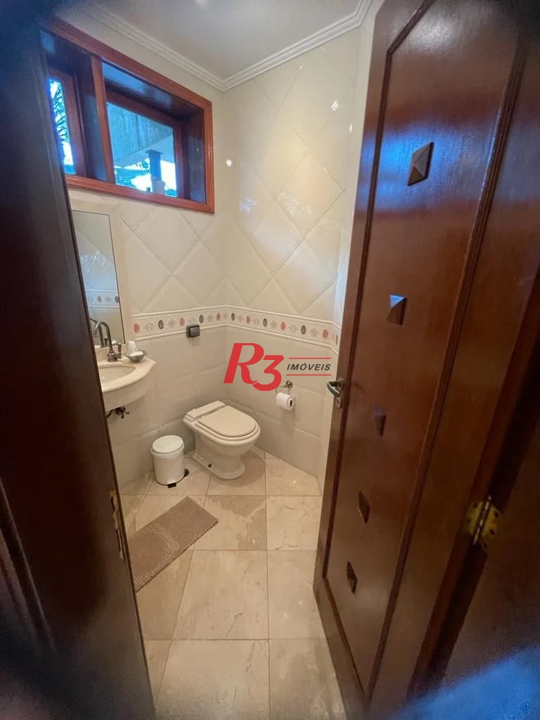 Casa com 4 dormitórios à venda, 247 m² por R$ 2.300.000 - Balneário Praia do Pernambuco - Guarujá/SP -