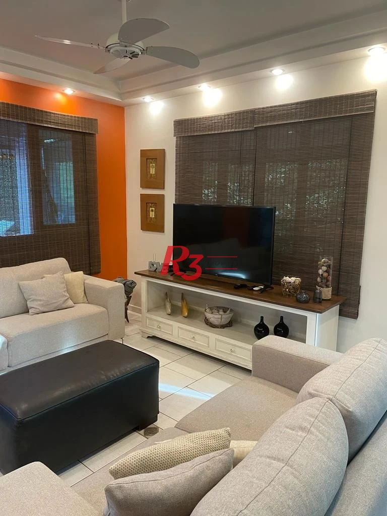 Casa com 4 dormitórios à venda, 247 m² por R$ 2.300.000 - Balneário Praia do Pernambuco - Guarujá/SP -