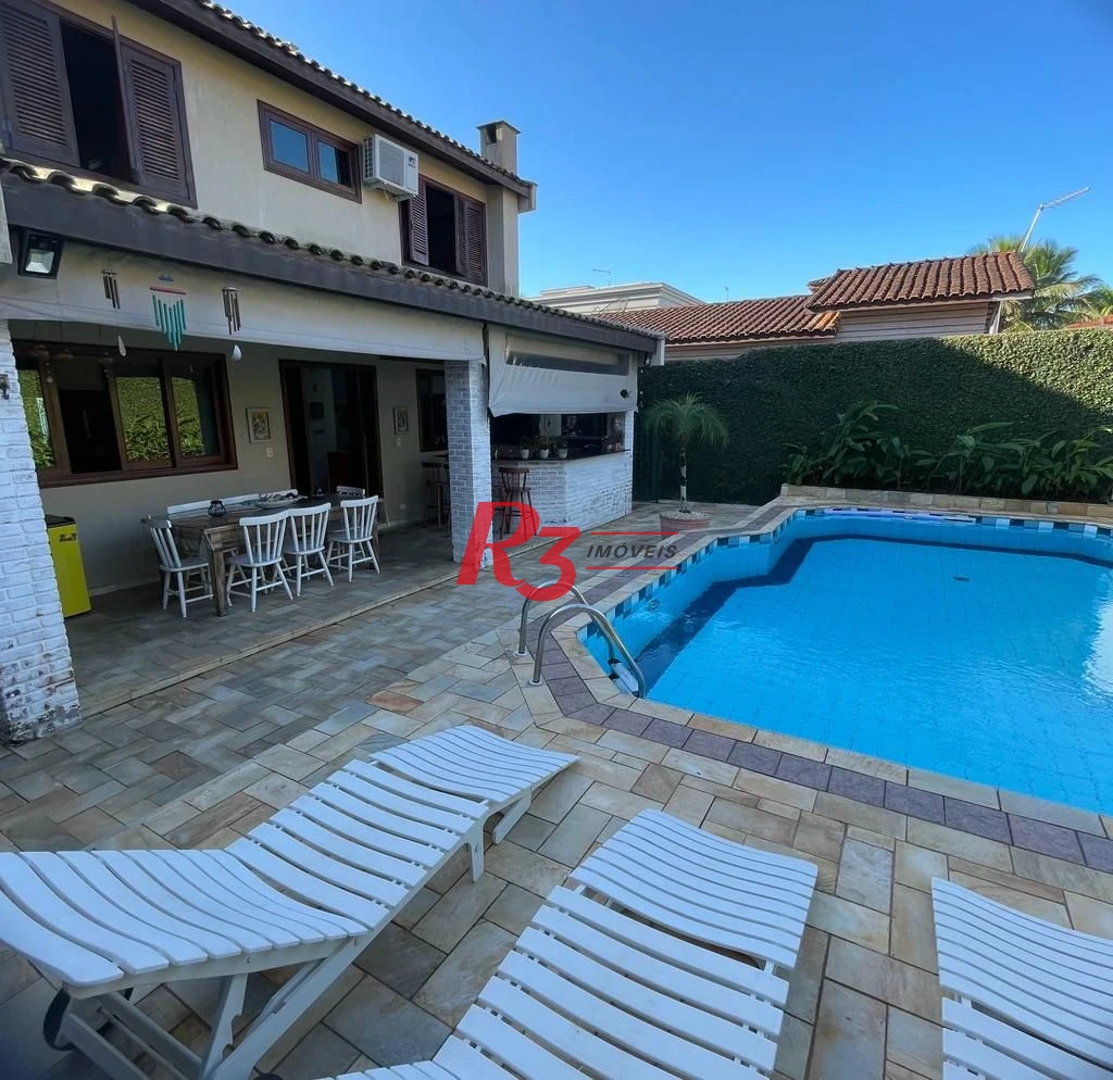 Casa com 4 dormitórios à venda, 247 m² por R$ 2.300.000 - Balneário Praia do Pernambuco - Guarujá/SP -