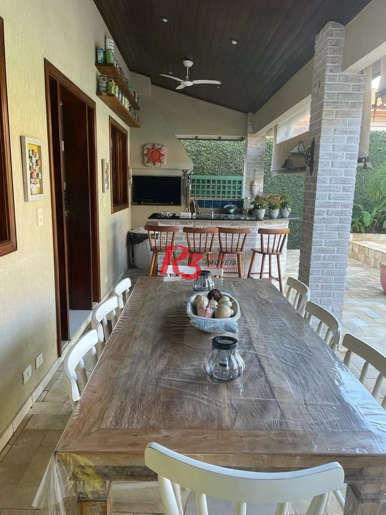 Casa com 4 dormitórios à venda, 247 m² por R$ 2.300.000 - Balneário Praia do Pernambuco - Guarujá/SP -