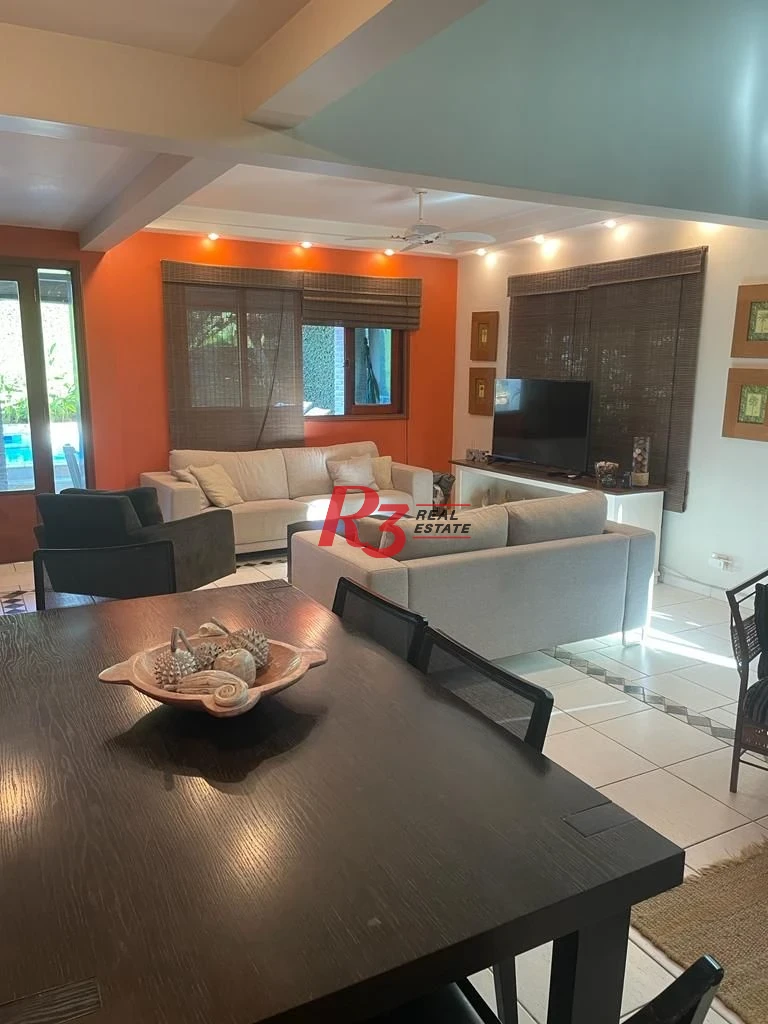 Casa com 4 dormitórios à venda, 247 m² por R$ 2.300.000 - Balneário Praia do Pernambuco - Guarujá/SP -