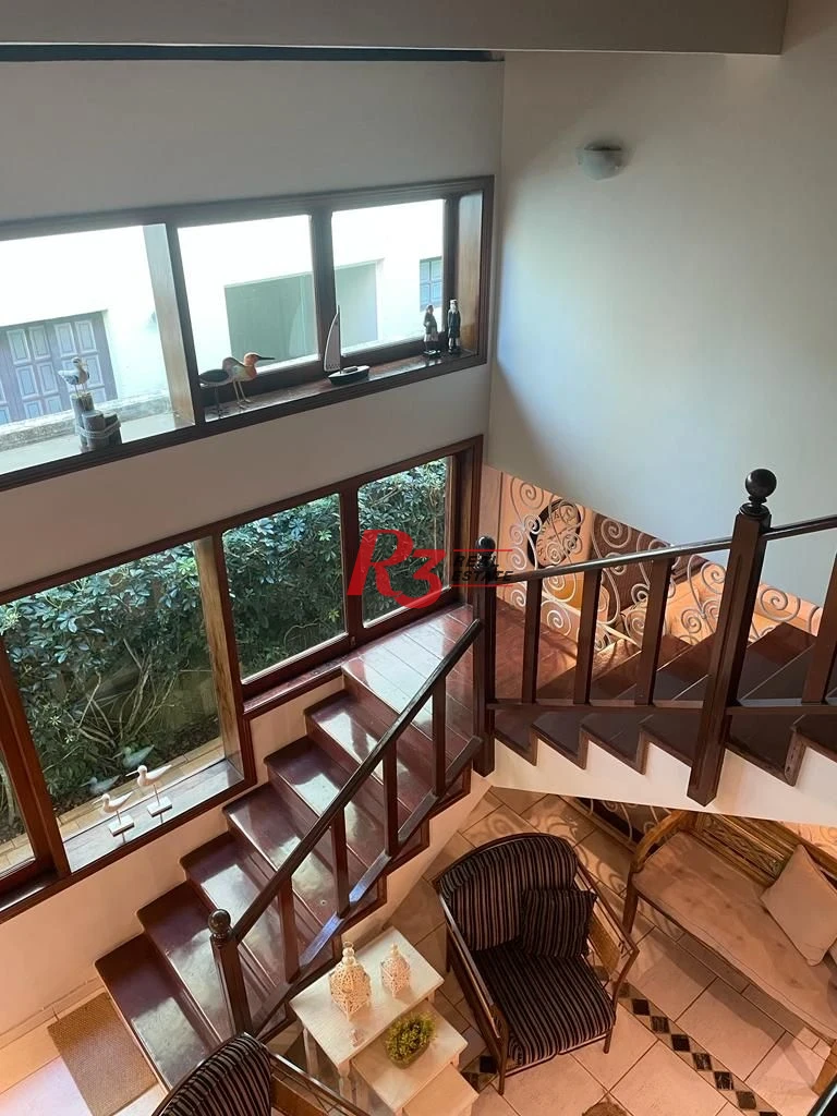 Casa com 4 dormitórios à venda, 247 m² por R$ 2.300.000 - Balneário Praia do Pernambuco - Guarujá/SP -