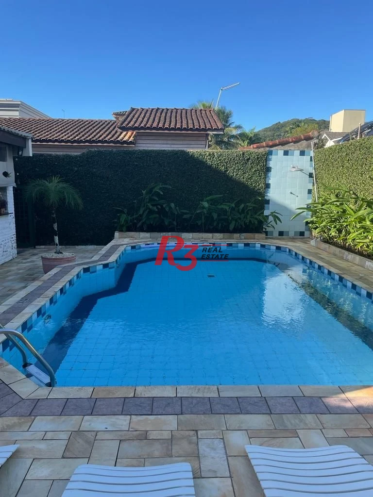 Casa com 4 dormitórios à venda, 247 m² por R$ 2.300.000 - Balneário Praia do Pernambuco - Guarujá/SP -