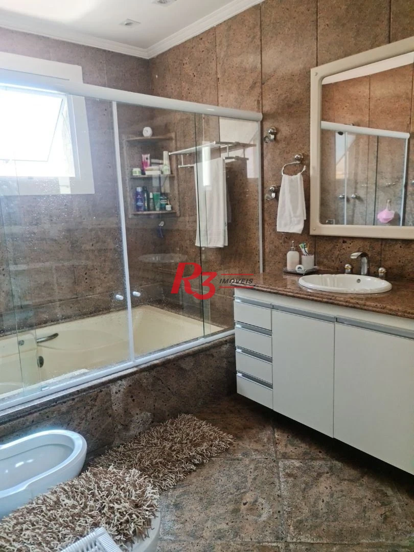 Sobrado com 3 dormitórios à venda, 280 m² por R$ 1.850.000,00 - Embaré - Santos/SP