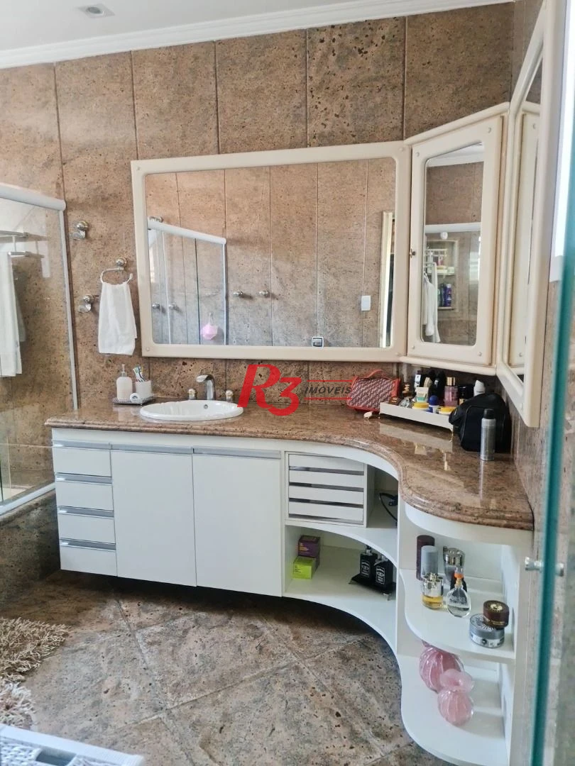 Sobrado com 3 dormitórios à venda, 280 m² por R$ 1.850.000,00 - Embaré - Santos/SP