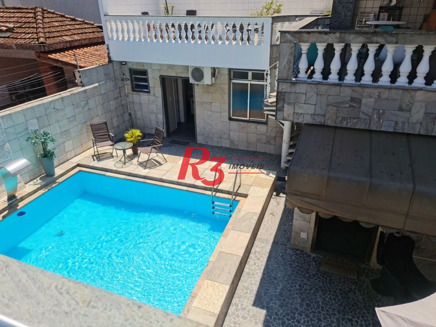 Sobrado com 3 dormitórios à venda, 280 m² por R$ 1.850.000,00 - Embaré - Santos/SP
