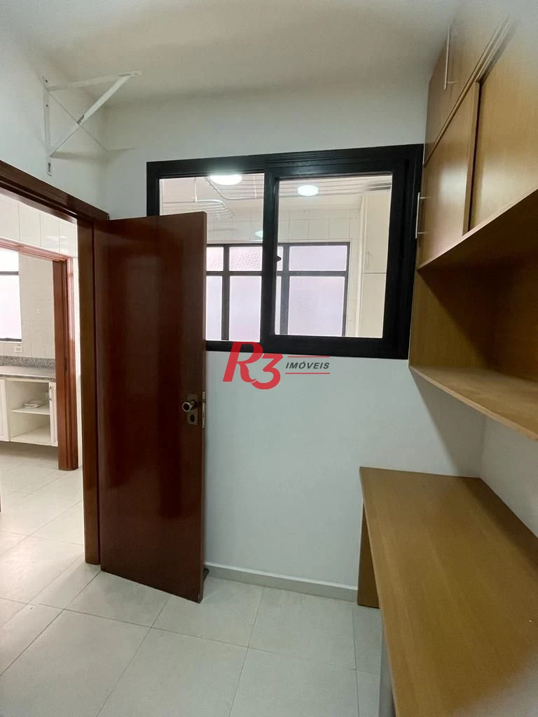 Pompeia  3 dorm 1suite sala ampla dep.completa 2 vagas 2 quadras da praia