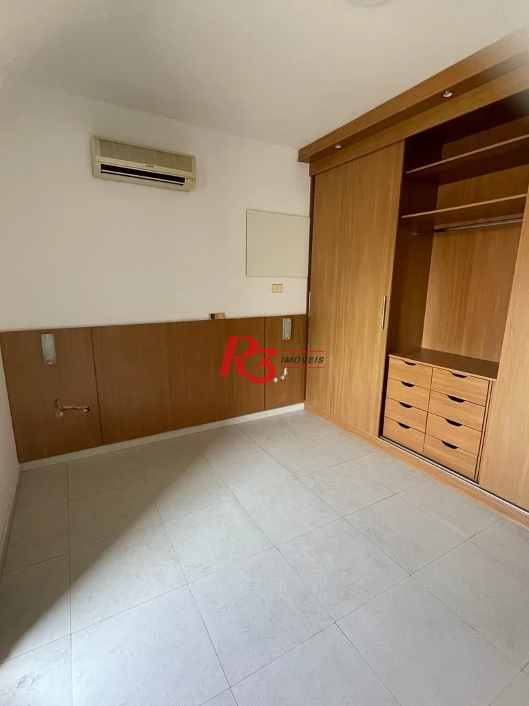 Pompeia  3 dorm 1suite sala ampla dep.completa 2 vagas 2 quadras da praia