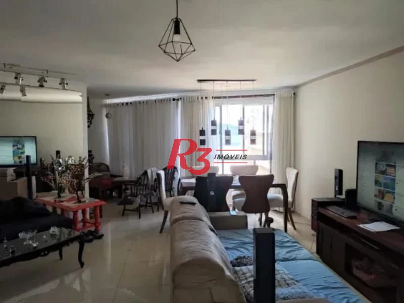 Apartamenbto de 3 quartos com vista mar à venda  em São Vicente.
