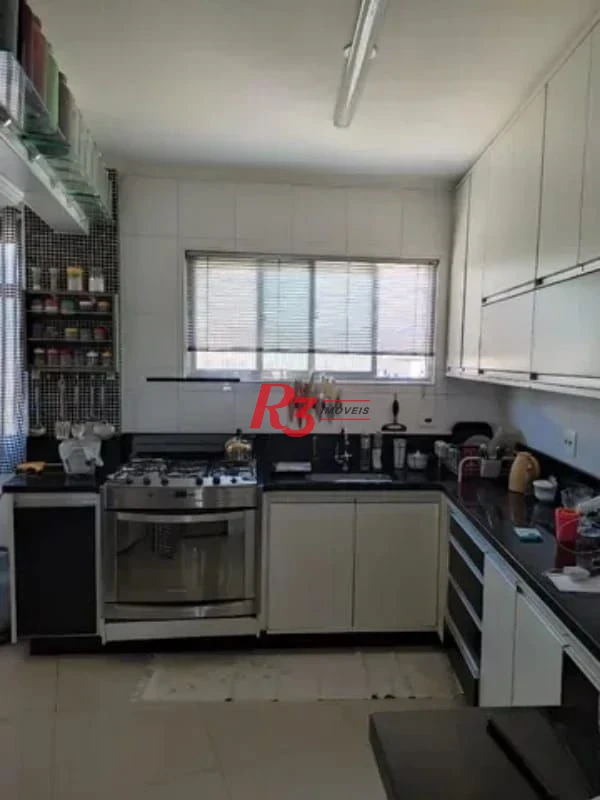 Apartamenbto de 3 quartos com vista mar à venda  em São Vicente.