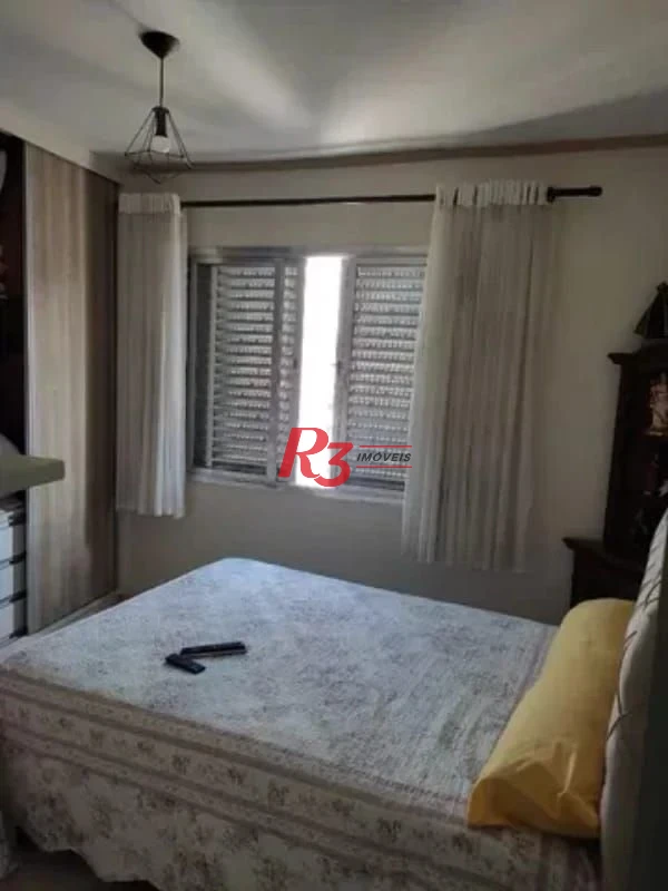 Apartamenbto de 3 quartos com vista mar à venda  em São Vicente.