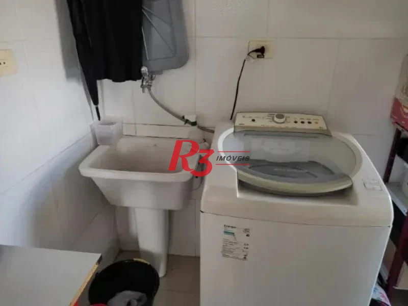 Apartamenbto de 3 quartos com vista mar à venda  em São Vicente.