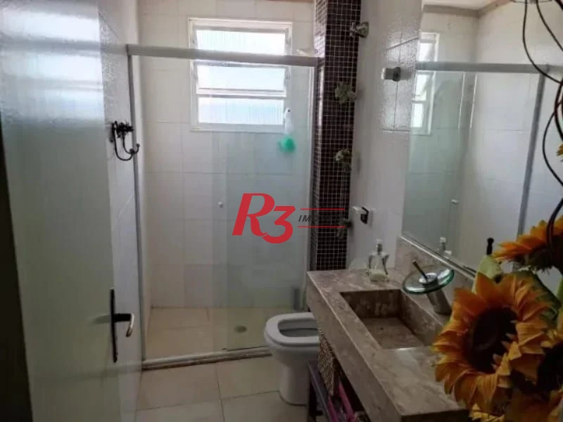 Apartamenbto de 3 quartos com vista mar à venda  em São Vicente.