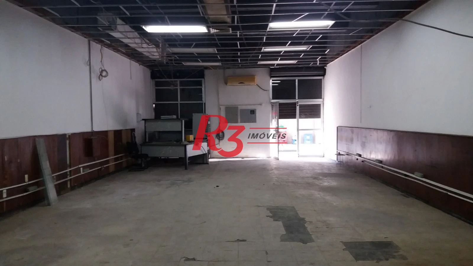 Locação de ponto em sobrado comercial no centro de Santos