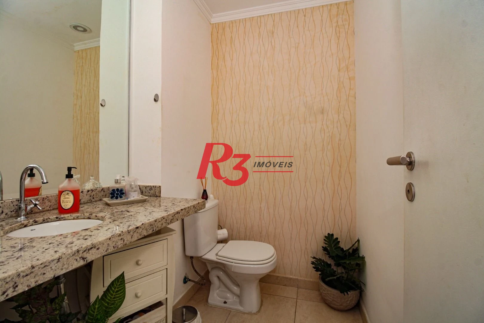 Apartamento com 3 dormitórios à venda, 150 m² por R$ 1.500.000,00 - Marapé - Santos/SP