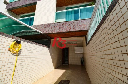 Sobrado com 4 dormitórios à venda, 227 m² por R$ 1.700.000,00 - Boqueirão - Santos/SP