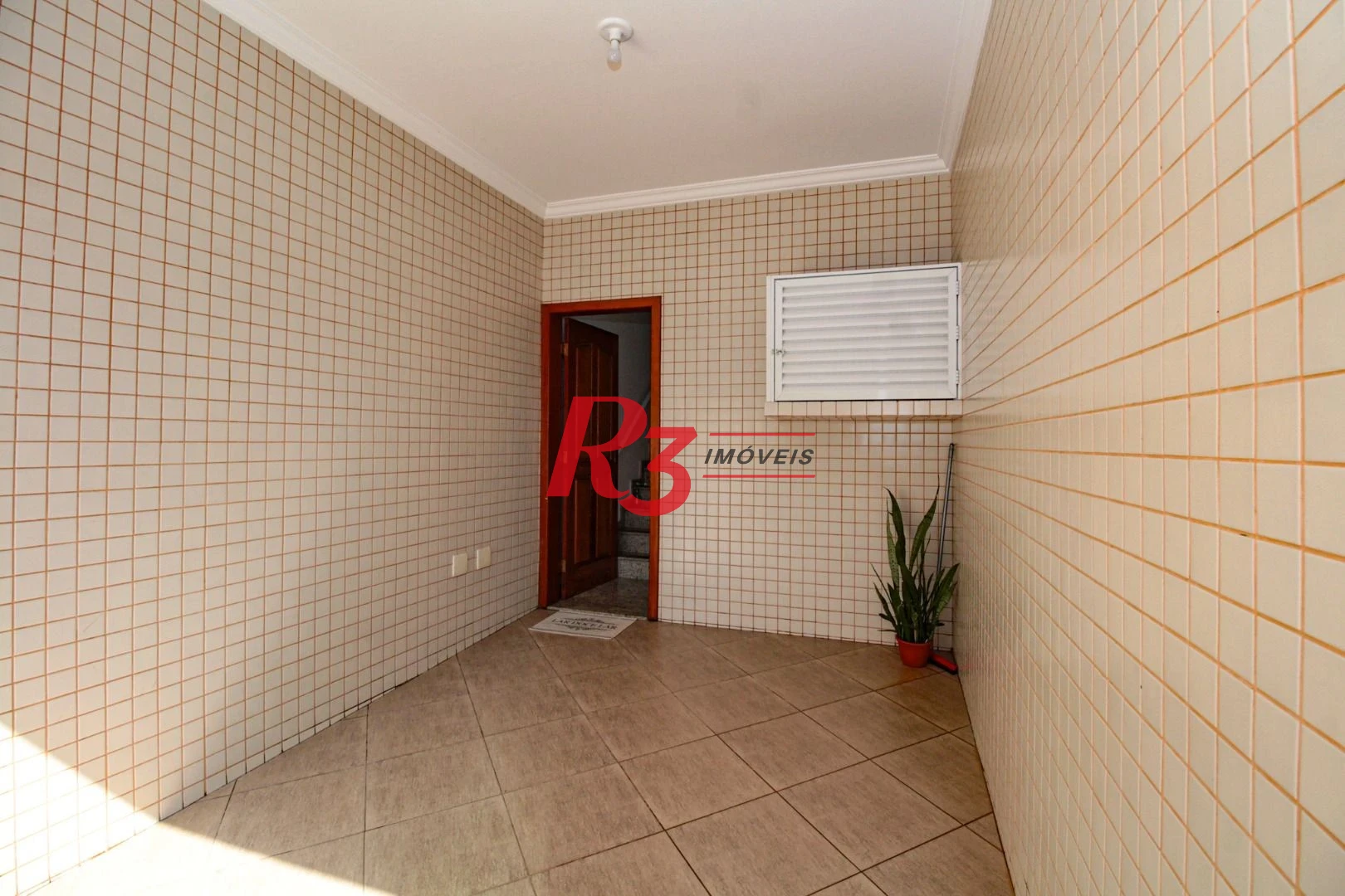 Sobrado com 4 dormitórios à venda, 227 m² por R$ 1.700.000,00 - Boqueirão - Santos/SP