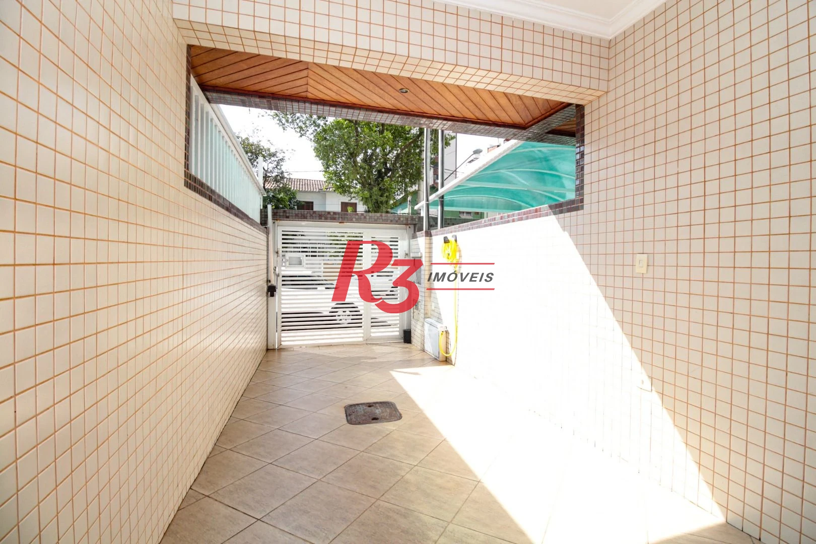 Sobrado com 4 dormitórios à venda, 227 m² por R$ 1.700.000,00 - Boqueirão - Santos/SP