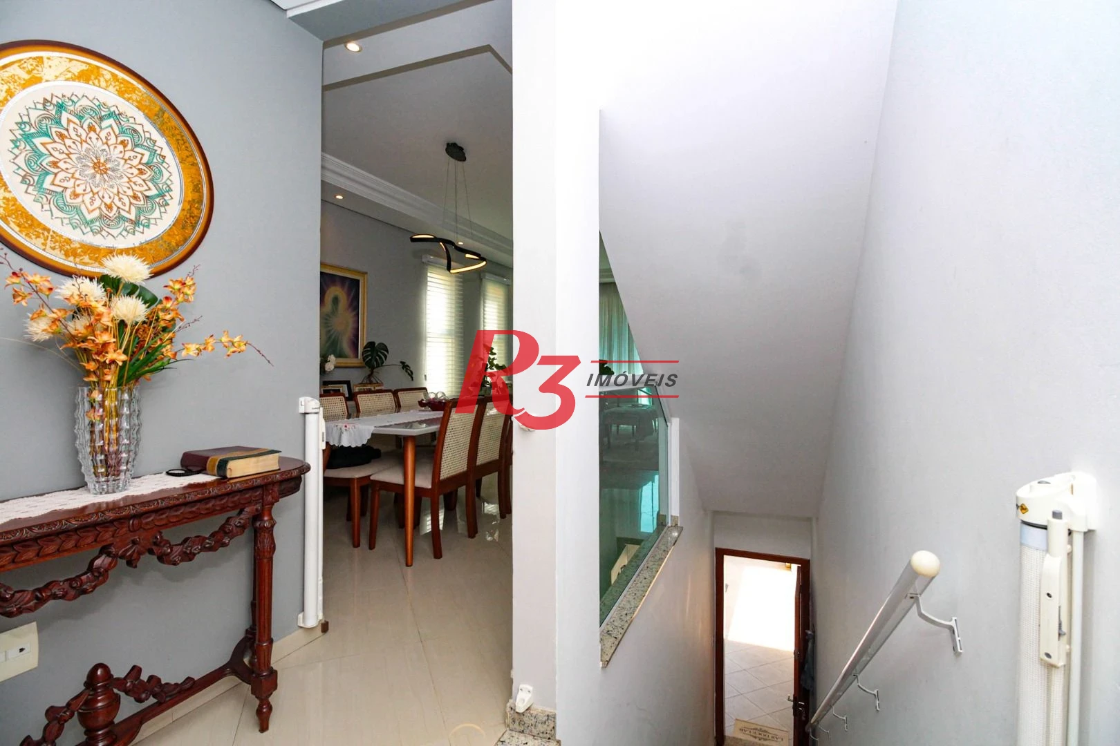 Sobrado com 4 dormitórios à venda, 227 m² por R$ 1.700.000,00 - Boqueirão - Santos/SP