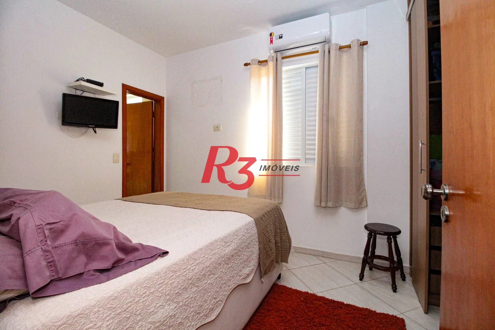 Sobrado com 4 dormitórios à venda, 227 m² por R$ 1.700.000,00 - Boqueirão - Santos/SP