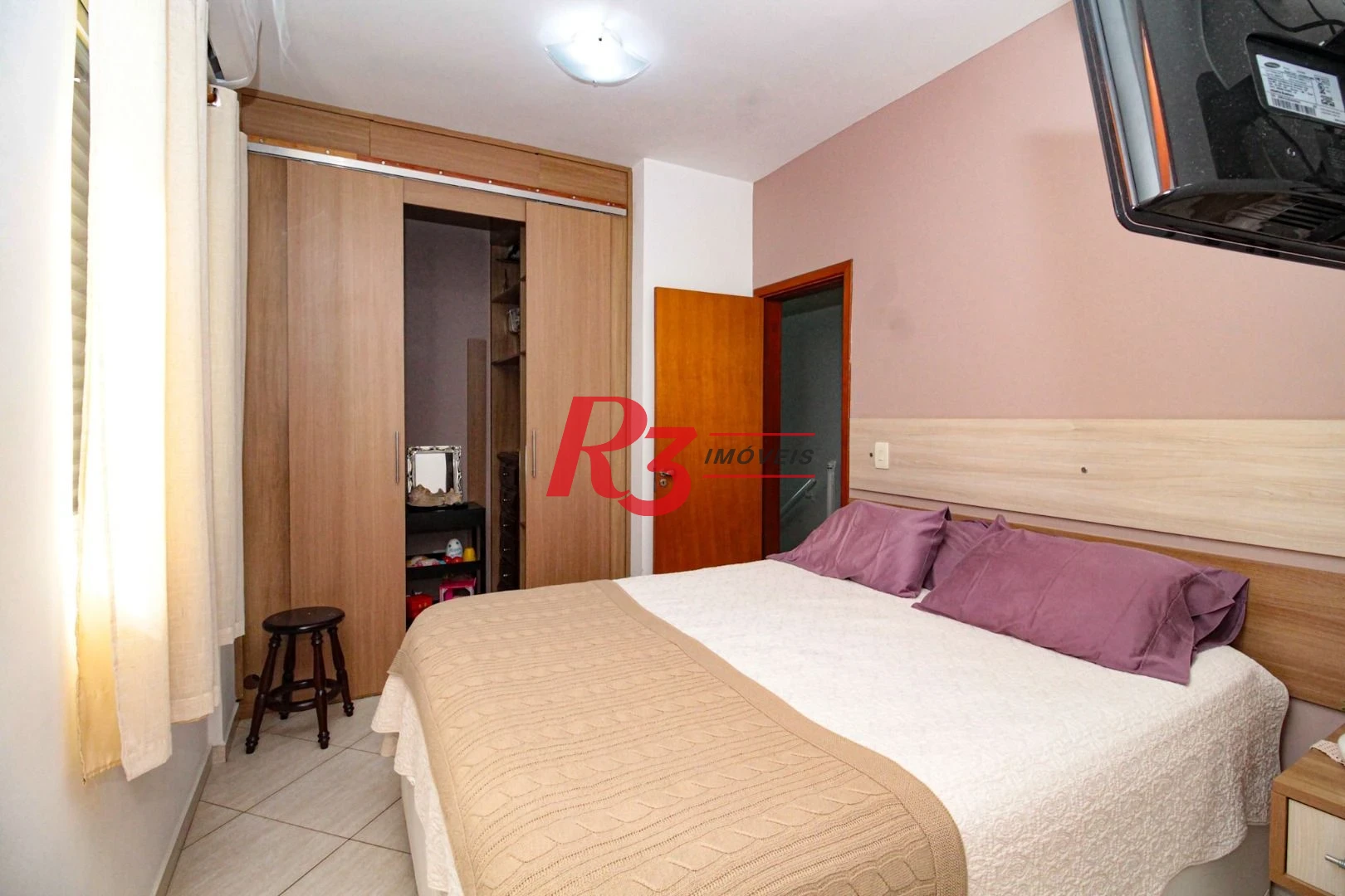 Sobrado com 4 dormitórios à venda, 227 m² por R$ 1.700.000,00 - Boqueirão - Santos/SP
