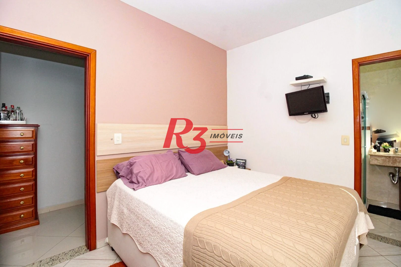 Sobrado com 4 dormitórios à venda, 227 m² por R$ 1.700.000,00 - Boqueirão - Santos/SP