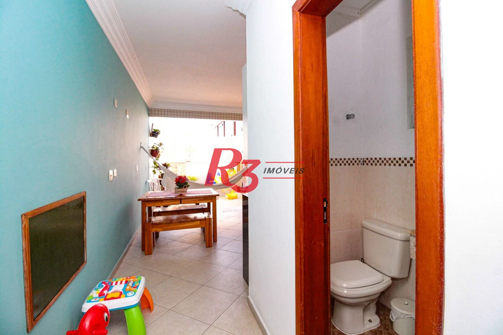 Sobrado com 4 dormitórios à venda, 227 m² por R$ 1.700.000,00 - Boqueirão - Santos/SP