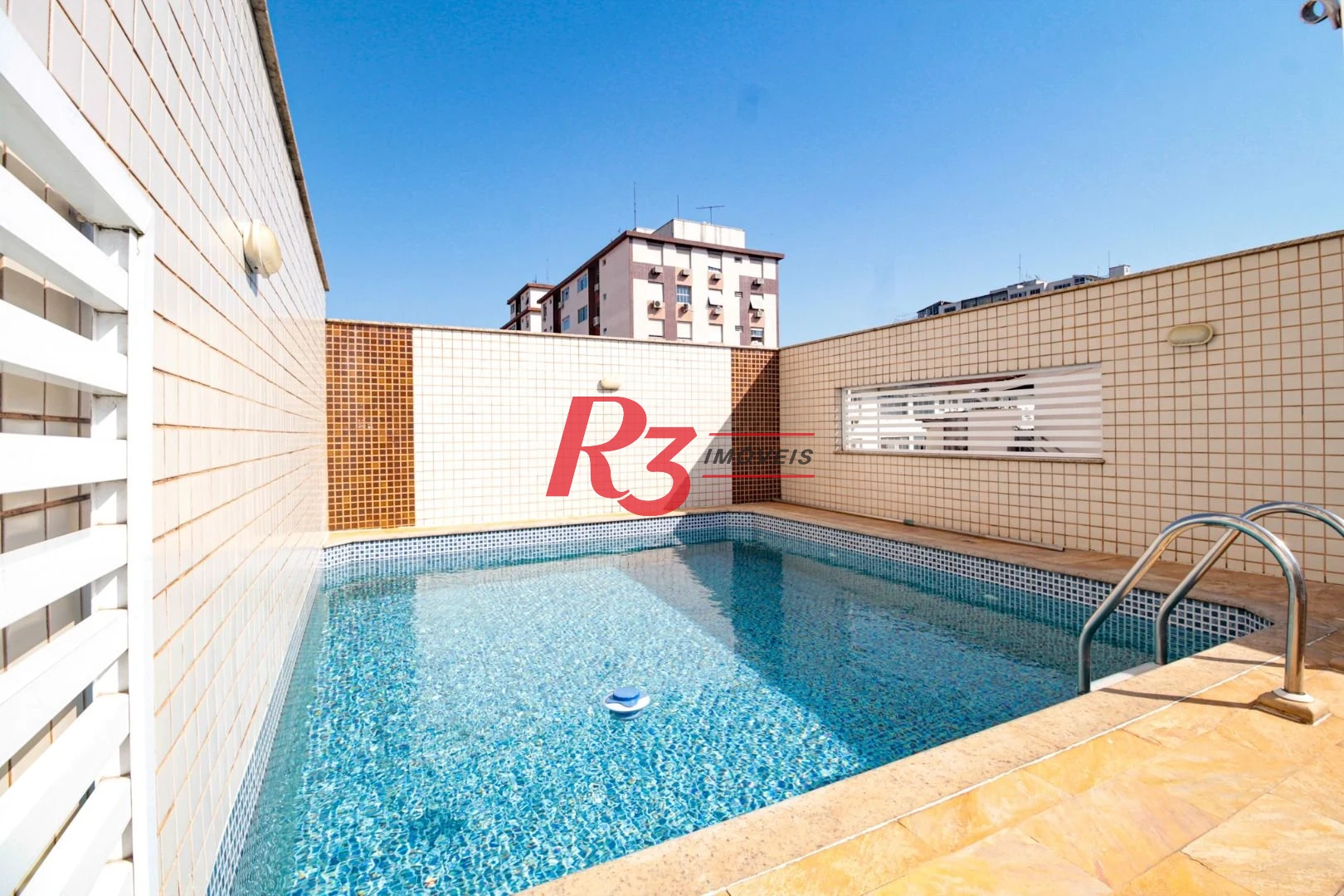 Sobrado com 4 dormitórios à venda, 227 m² por R$ 1.700.000,00 - Boqueirão - Santos/SP