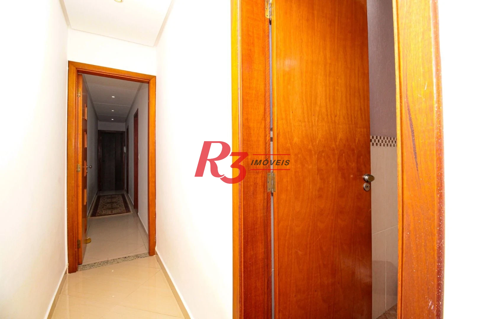 Sobrado com 4 dormitórios à venda, 227 m² por R$ 1.700.000,00 - Boqueirão - Santos/SP