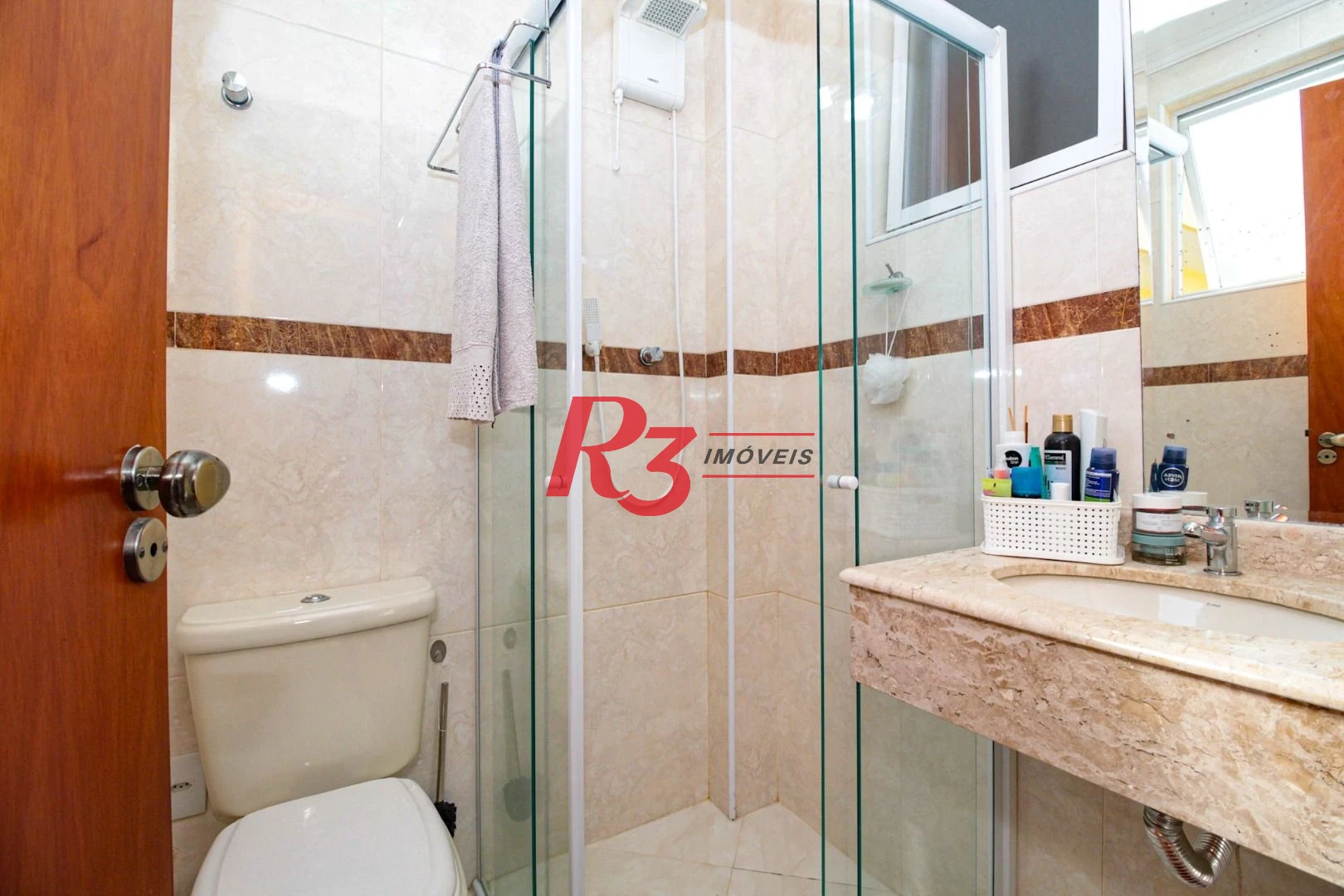 Sobrado com 4 dormitórios à venda, 227 m² por R$ 1.700.000,00 - Boqueirão - Santos/SP