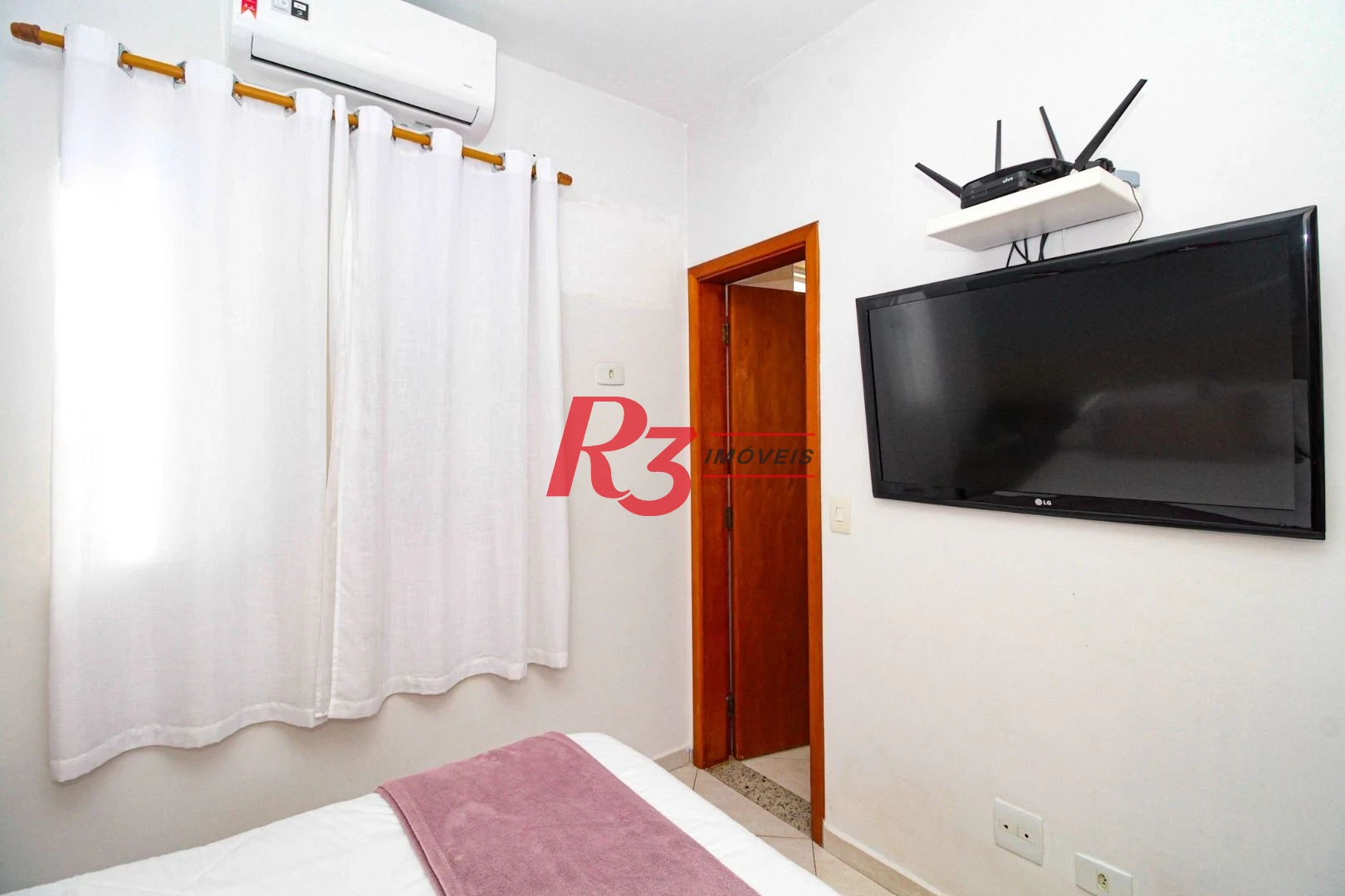 Sobrado com 4 dormitórios à venda, 227 m² por R$ 1.700.000,00 - Boqueirão - Santos/SP