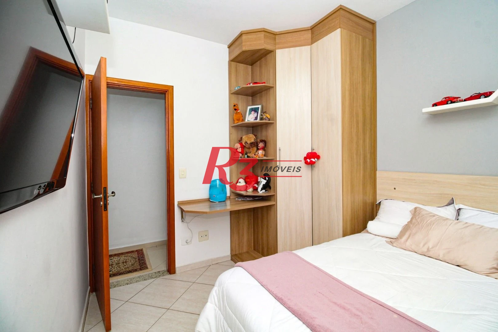 Sobrado com 4 dormitórios à venda, 227 m² por R$ 1.700.000,00 - Boqueirão - Santos/SP