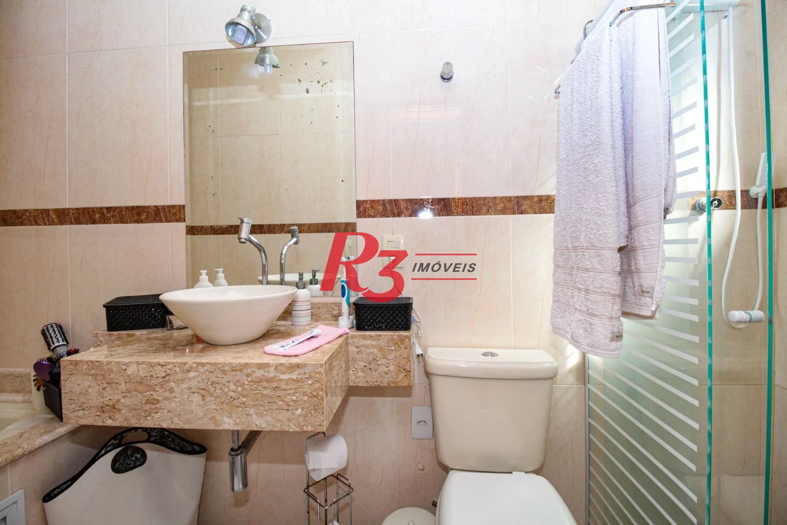 Sobrado com 4 dormitórios à venda, 227 m² por R$ 1.700.000,00 - Boqueirão - Santos/SP