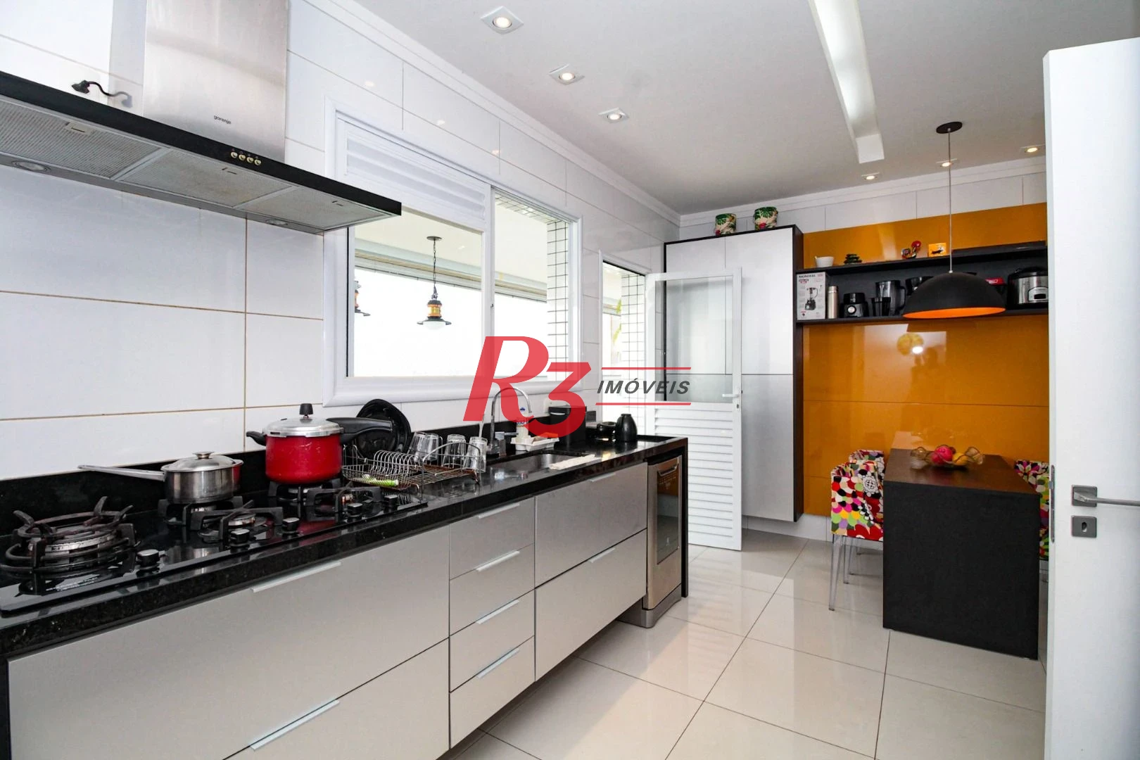 Venda apartamento com 3 dormitórios à venda, 207 m² por R$ 2.390.000 - Pompéia - Santos/SP