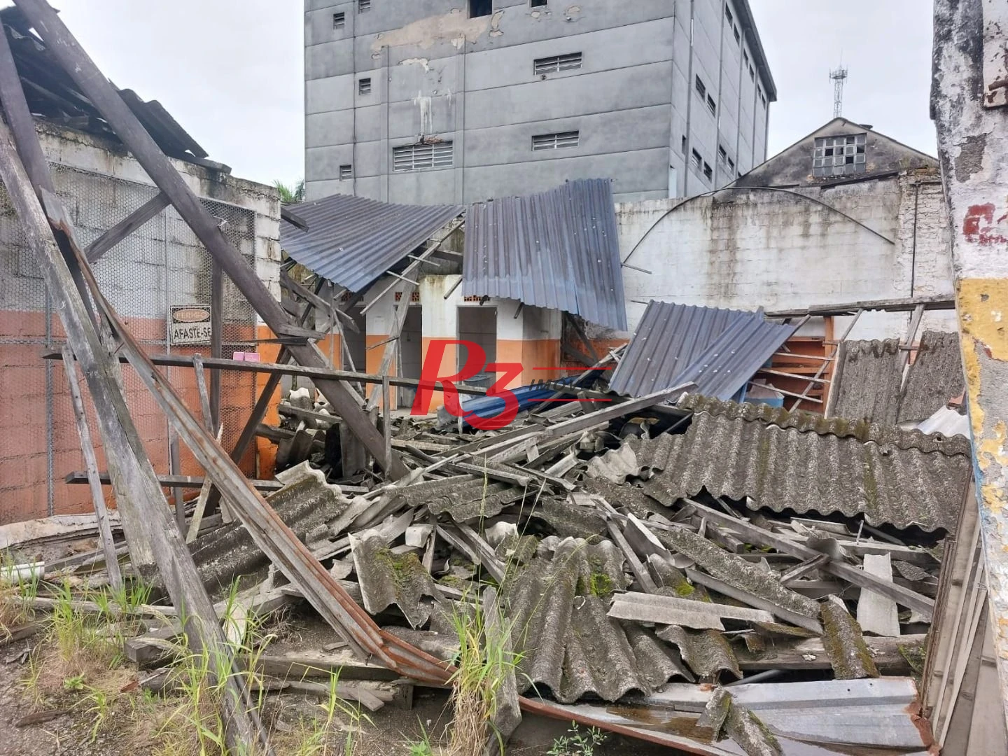 Terreno à venda, 10712 m² por R$ 60.000.000,00 - Macuco - Santos/SP