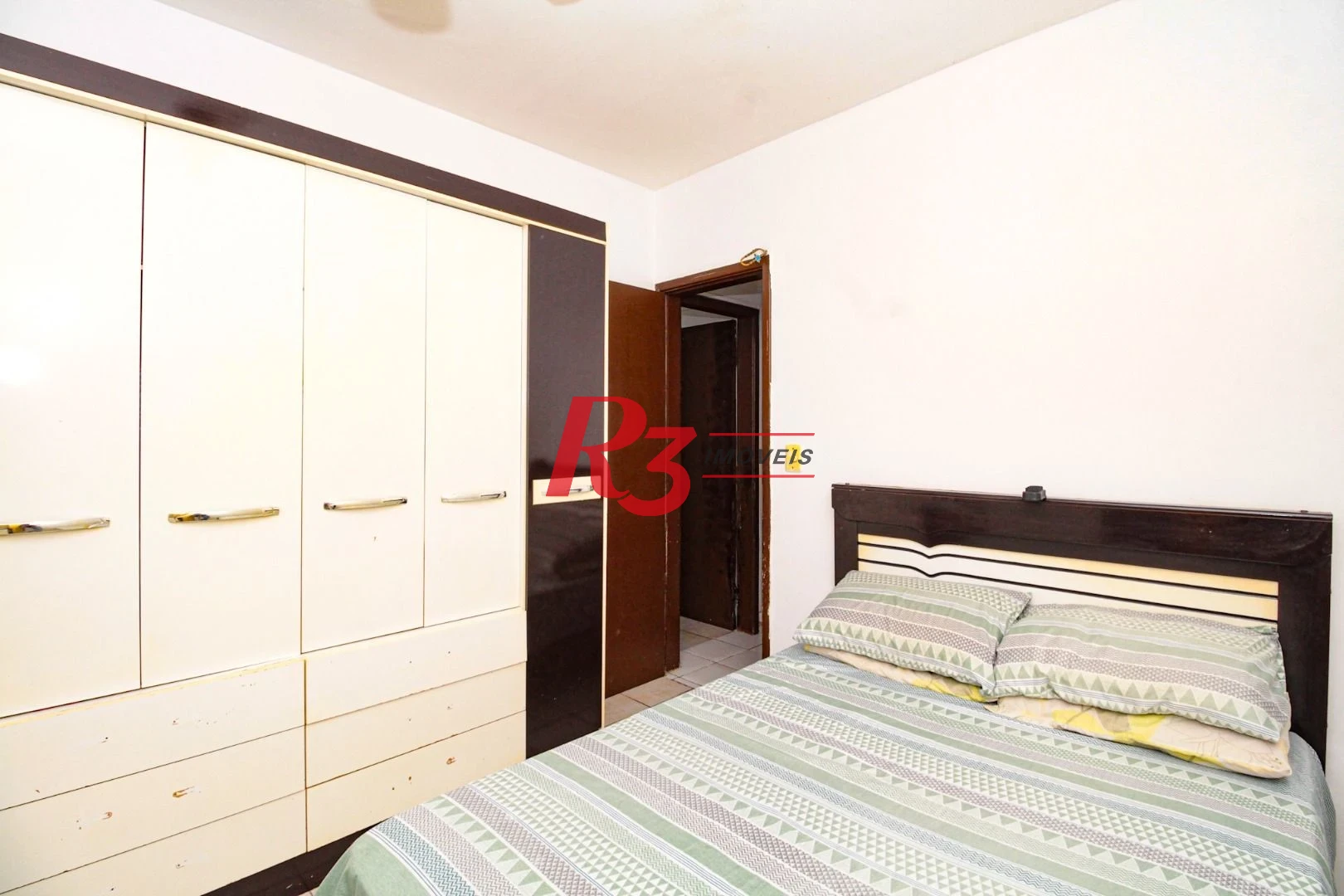 Apartamento com 2 dormitórios à venda, 43 m² por R$ 250.000,00 - Saboó - Santos/SP