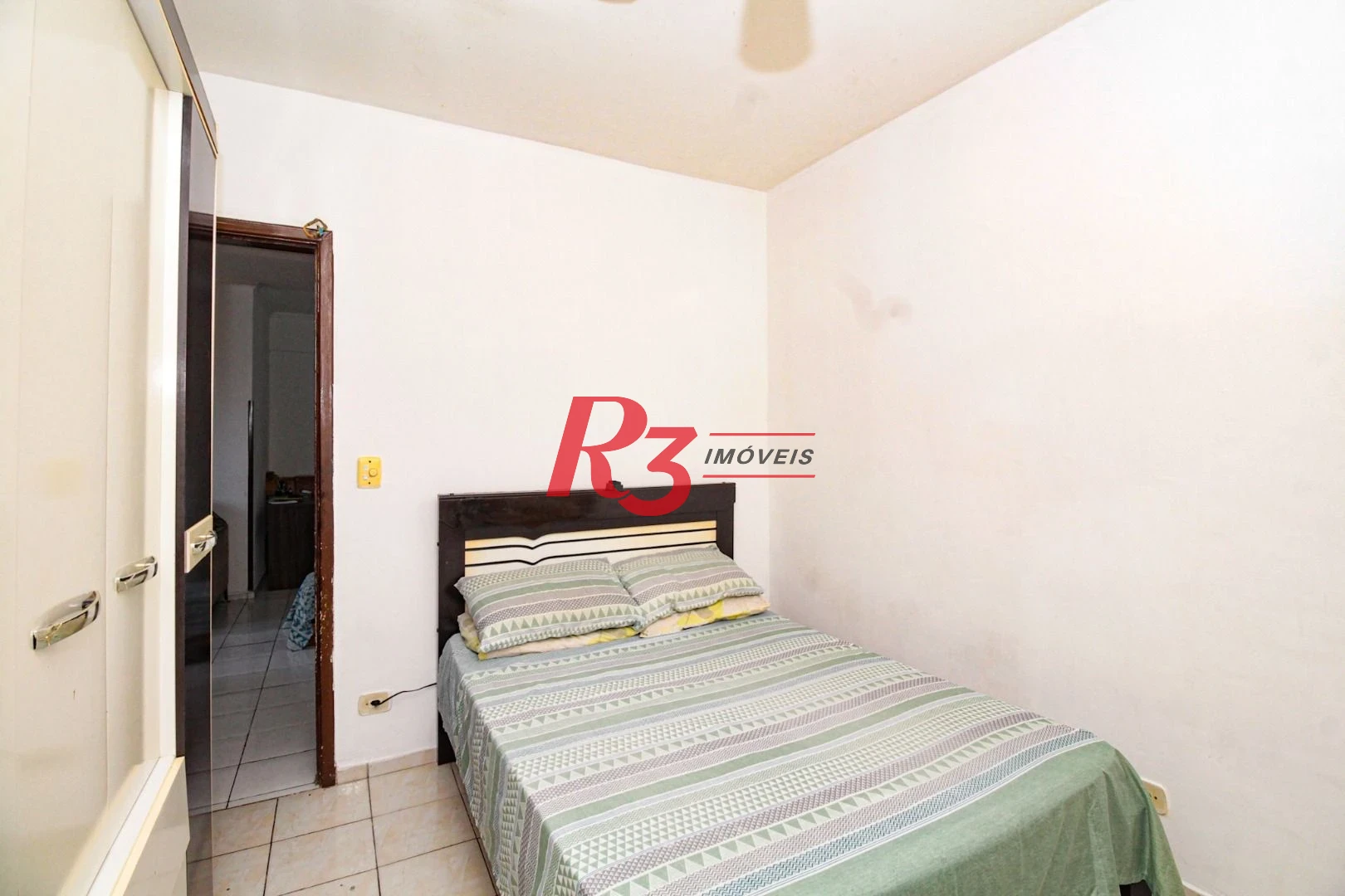 Apartamento com 2 dormitórios à venda, 43 m² por R$ 250.000,00 - Saboó - Santos/SP