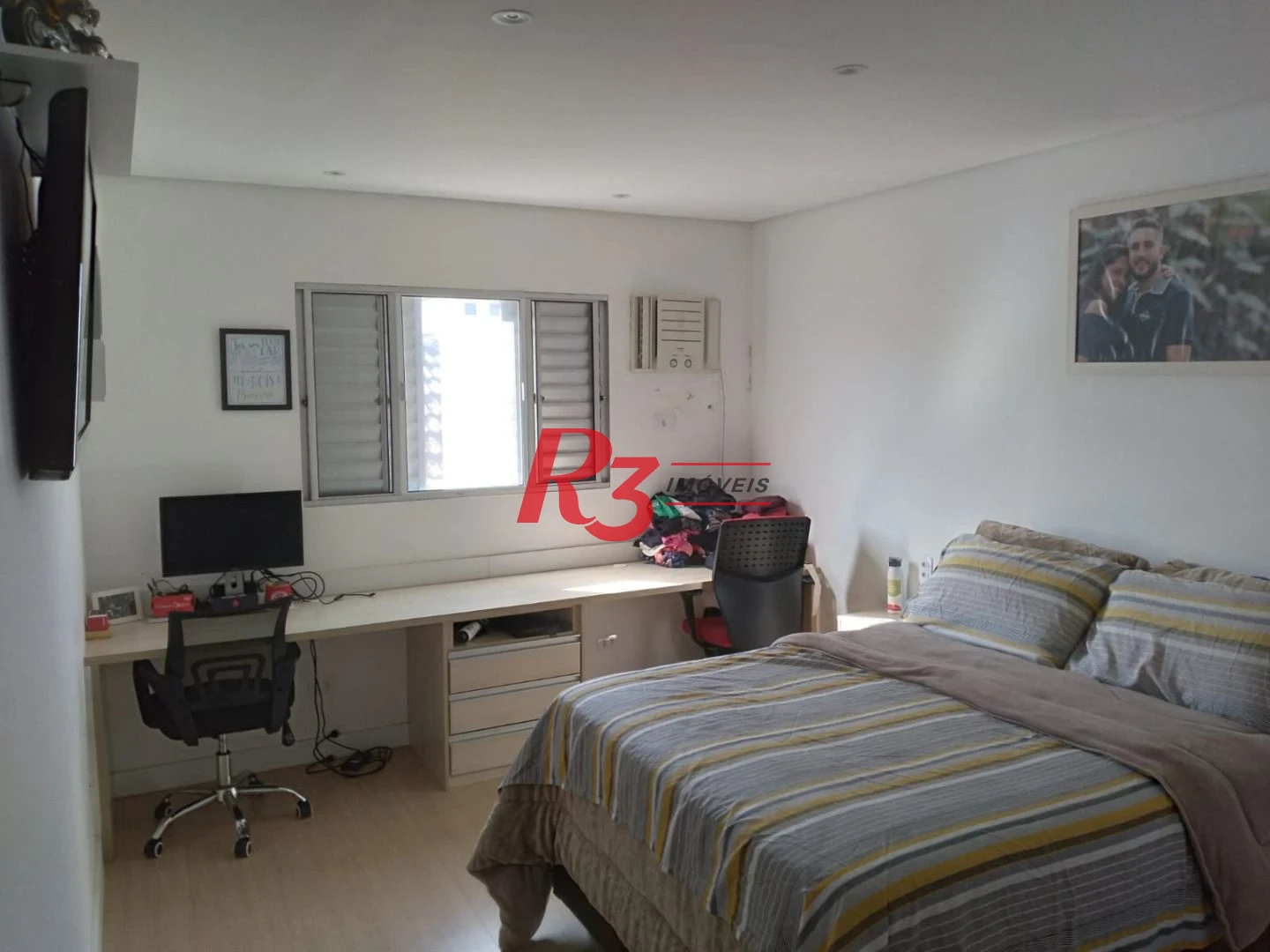 Casa triplex de 3 quartos à venda na Vila Voturuá.