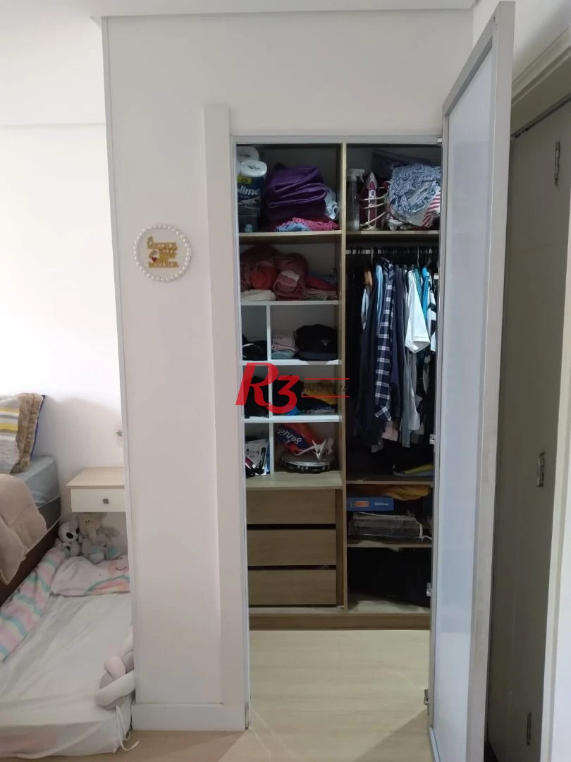 Casa triplex de 3 quartos à venda na Vila Voturuá.