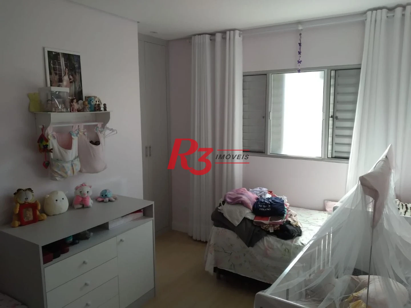 Casa triplex de 3 quartos à venda na Vila Voturuá.
