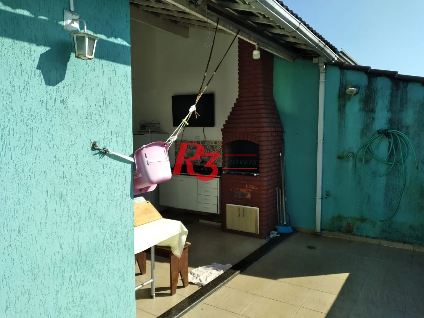 Casa triplex de 3 quartos à venda na Vila Voturuá.