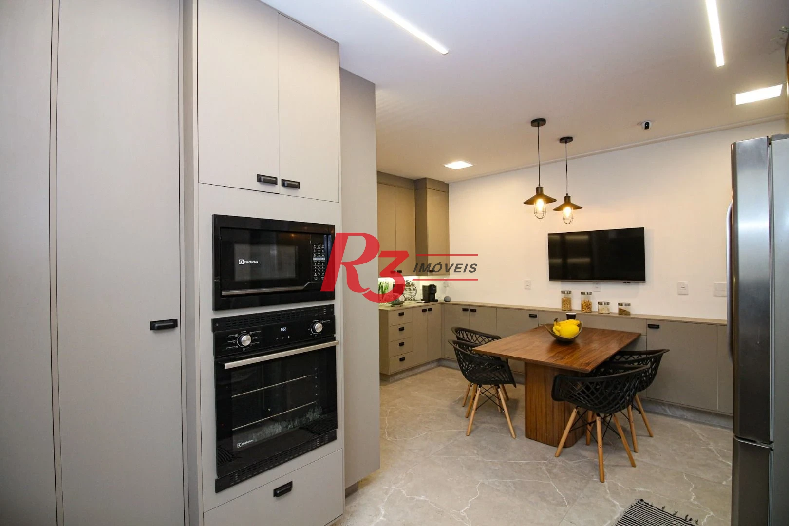 Cobertura com 4 dormitórios à venda, 377 m² por R$ 5.360.000,00 - Gonzaga - Santos/SP