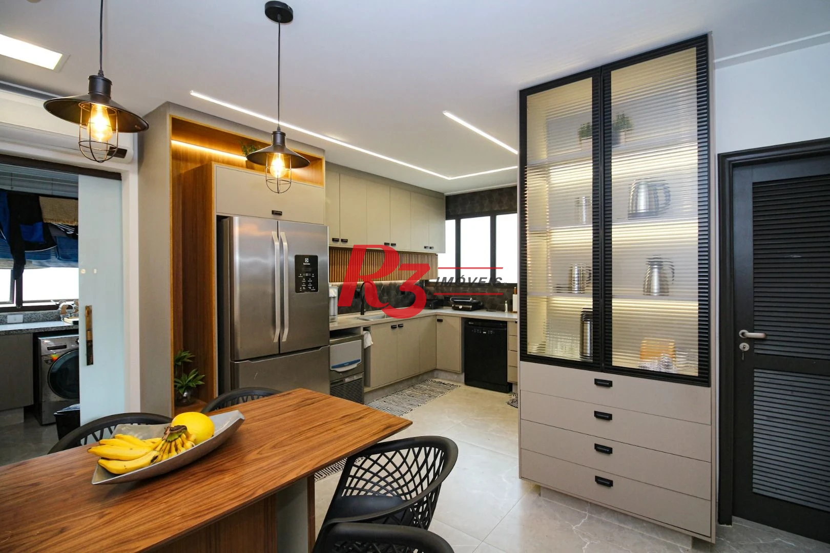 Cobertura com 4 dormitórios à venda, 377 m² por R$ 5.360.000,00 - Gonzaga - Santos/SP