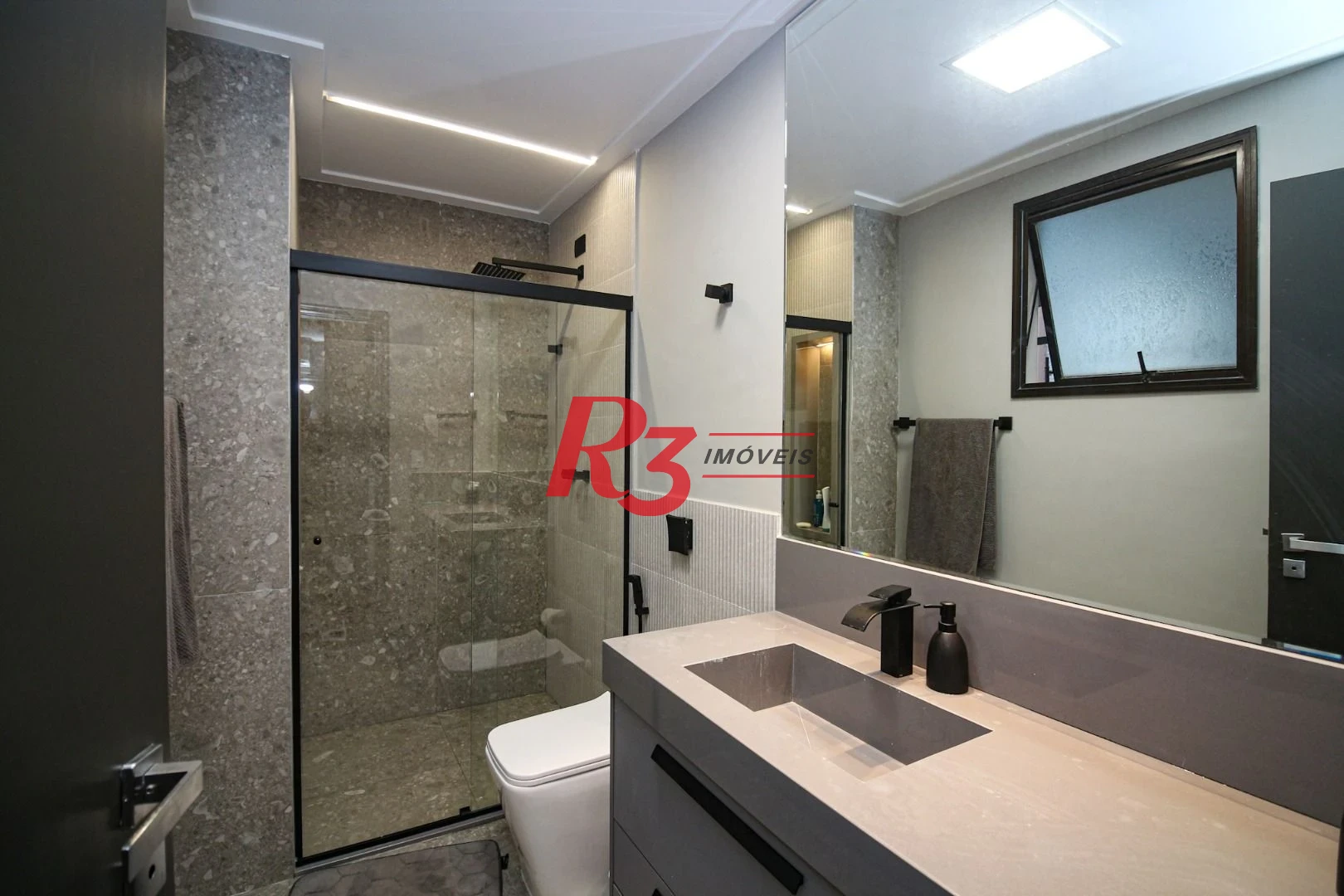 Cobertura com 4 dormitórios à venda, 377 m² por R$ 5.360.000,00 - Gonzaga - Santos/SP