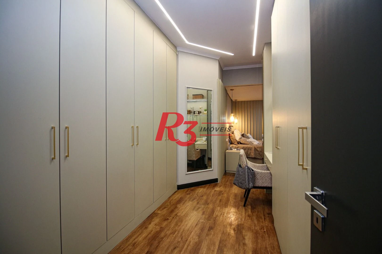 Cobertura com 4 dormitórios à venda, 377 m² por R$ 5.360.000,00 - Gonzaga - Santos/SP