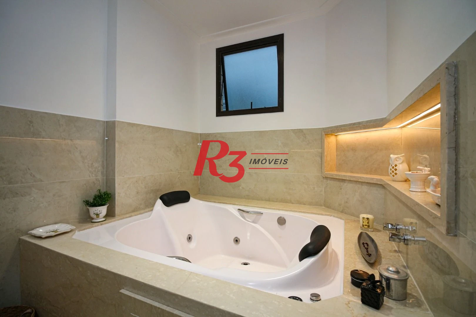Cobertura com 4 dormitórios à venda, 377 m² por R$ 5.360.000,00 - Gonzaga - Santos/SP