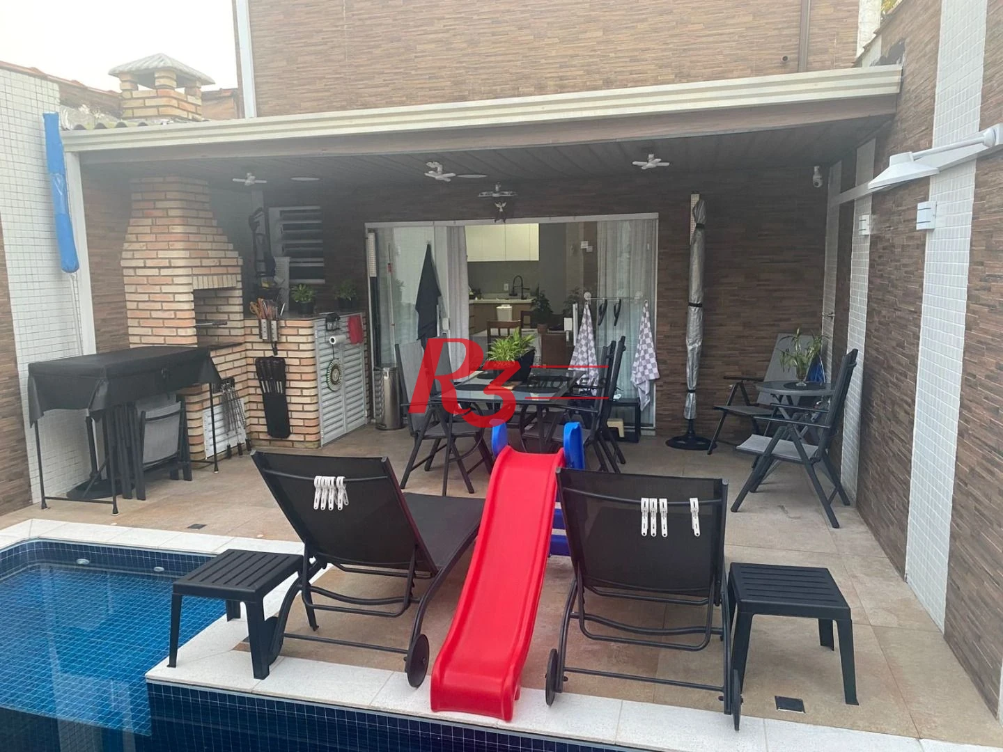 Casa com 4 dormitórios à venda, 180 m² por R$ 2.000.000,00 - Vila Valença - São Vicente/SP