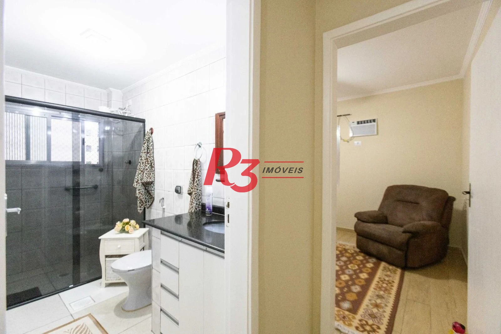 Apartamento com 2 dormitórios à venda, 79 m² por R$ 365.000,00 - José Menino - Santos/SP