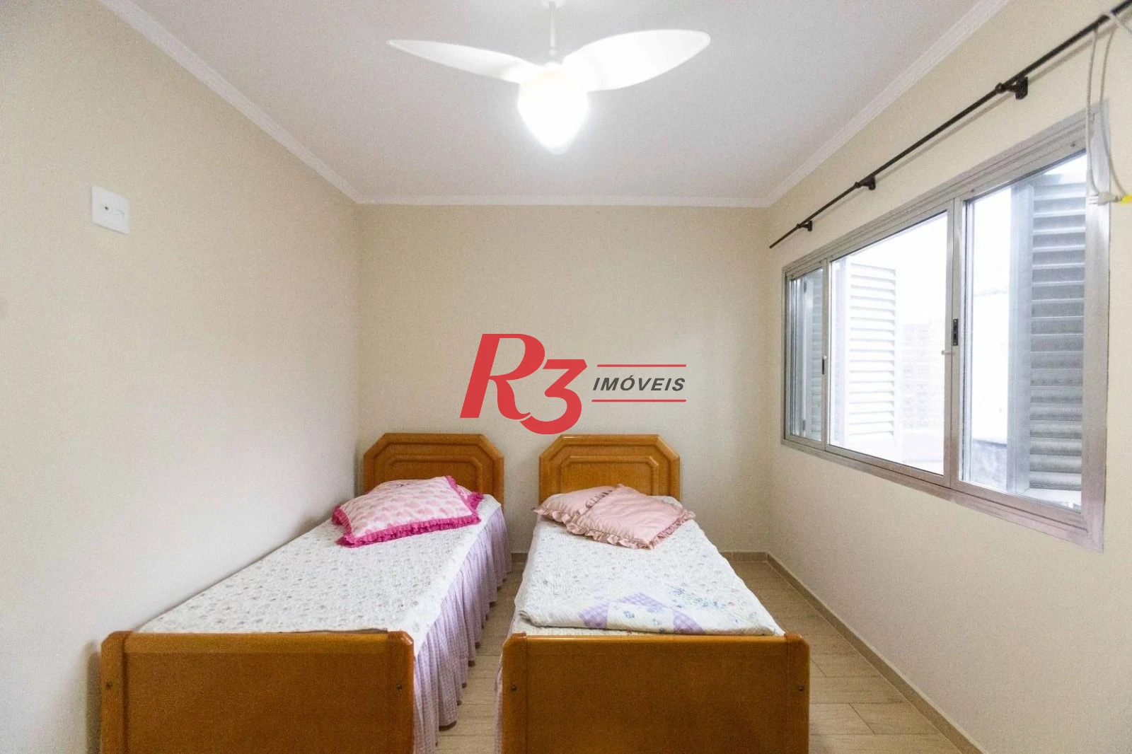 Apartamento com 2 dormitórios à venda, 79 m² por R$ 365.000,00 - José Menino - Santos/SP