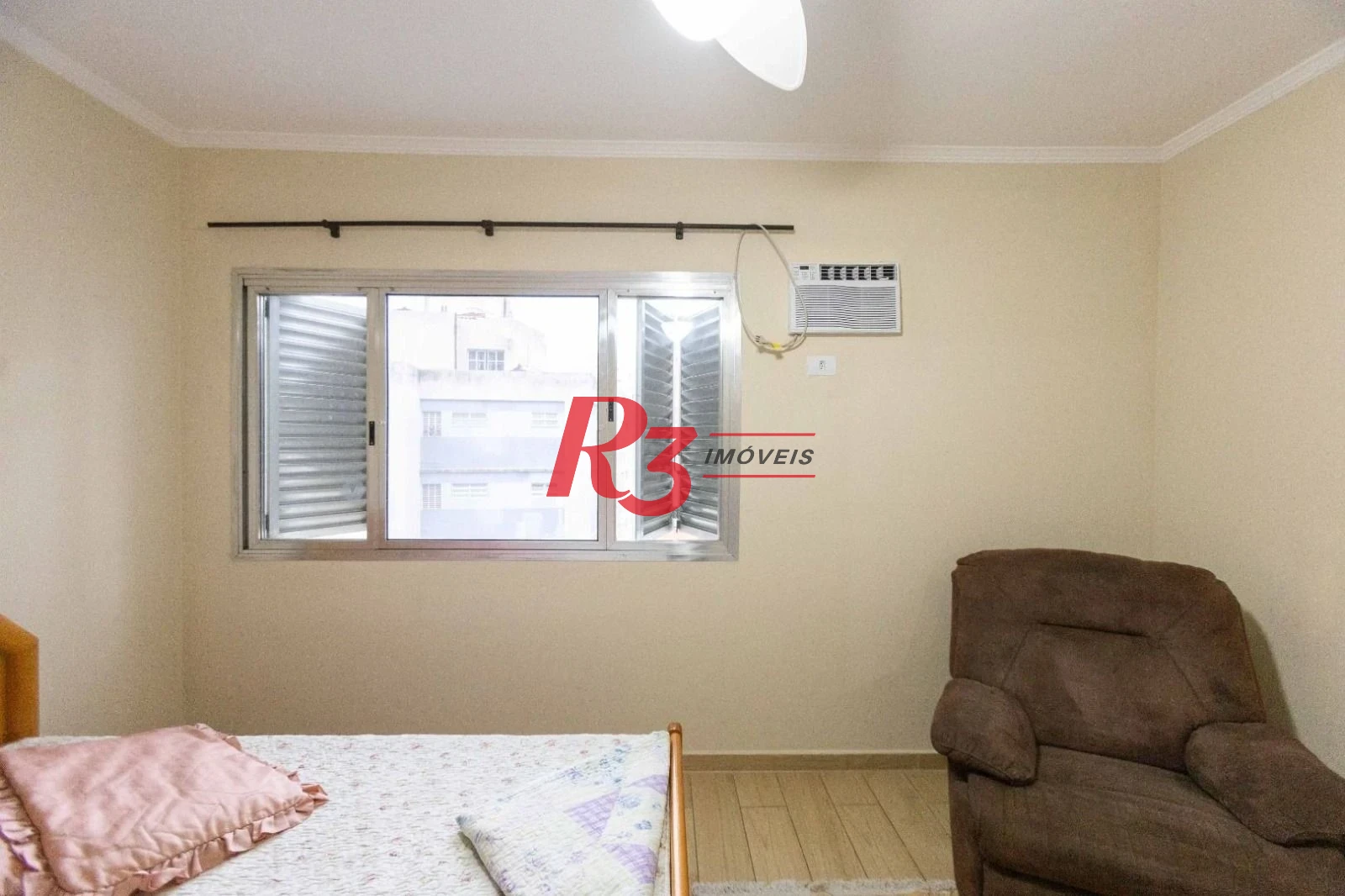 Apartamento com 2 dormitórios à venda, 79 m² por R$ 365.000,00 - José Menino - Santos/SP